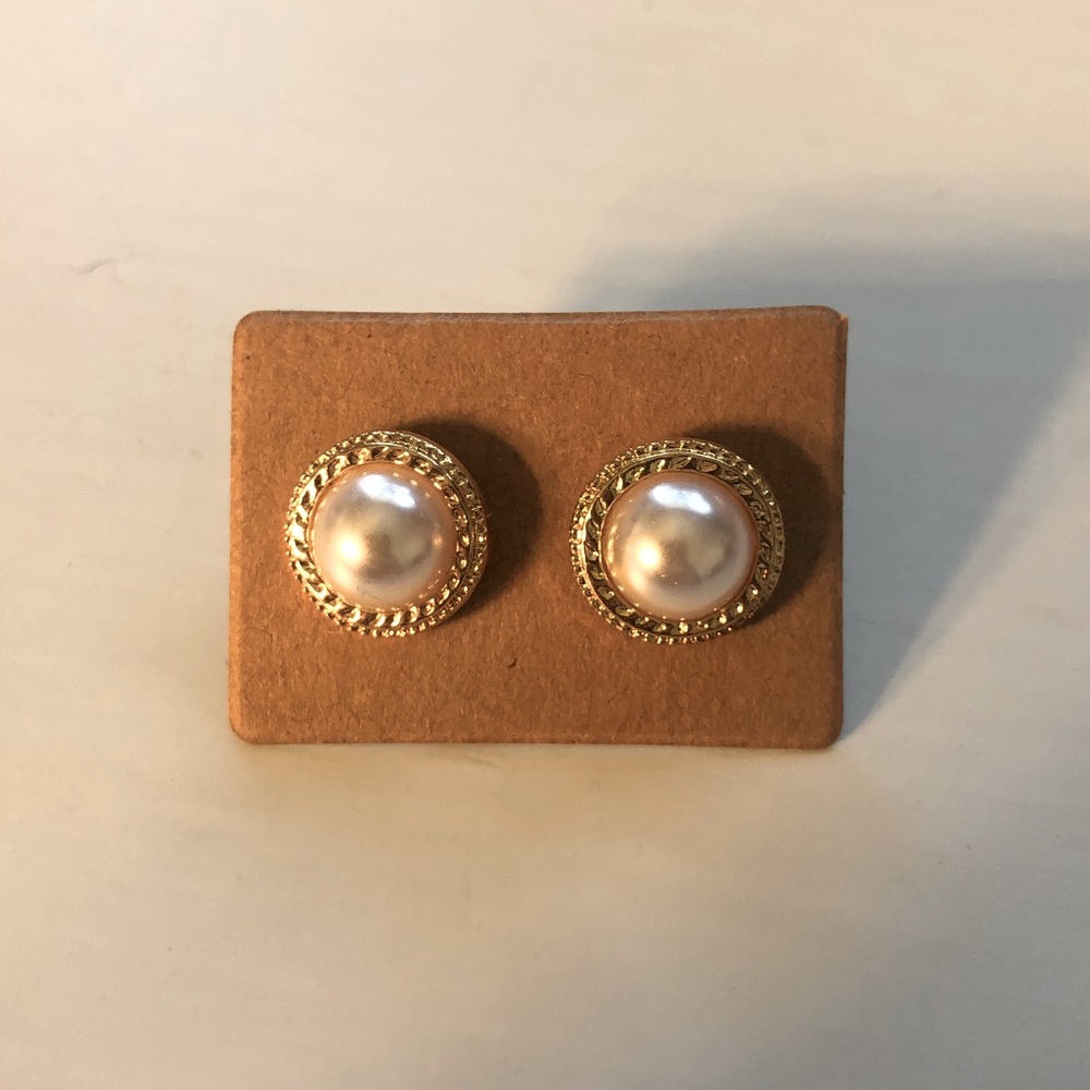 Earrings ($3 with any purchase)